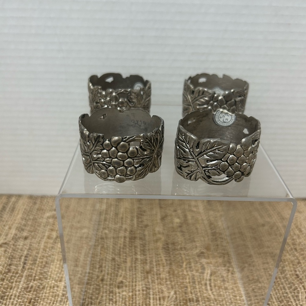 Godinger Silver Art Co. Silverplate Grape Leafs Motif Napkin Rings Set of 4